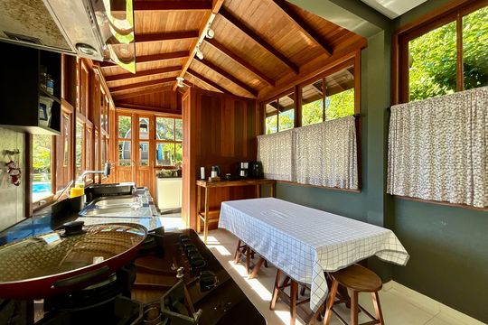 Cozinha de casa para alugar com 4 quartos, 330m² em Barra da Lagoa, Florianópolis