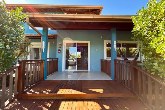 Hall de entrada de casa para alugar com 4 quartos, 330m² em Barra da Lagoa, Florianópolis