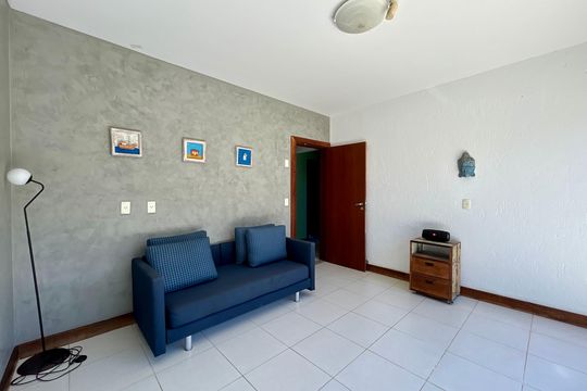 Sala 2 de casa para alugar com 4 quartos, 330m² em Barra da Lagoa, Florianópolis