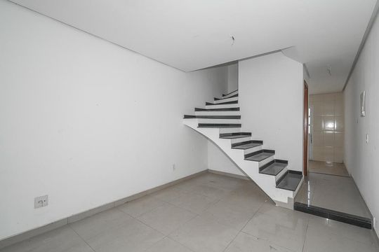 Casa à venda com 3 quartos, 140m² em Jardim Dona Leopoldina, Porto Alegre