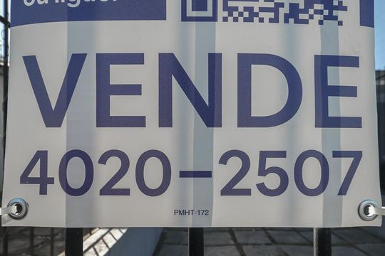 Placa de casa à venda com 3 quartos, 140m² em Jardim Dona Leopoldina, Porto Alegre