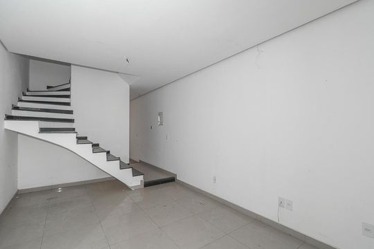 Sala de casa à venda com 3 quartos, 140m² em Jardim Dona Leopoldina, Porto Alegre
