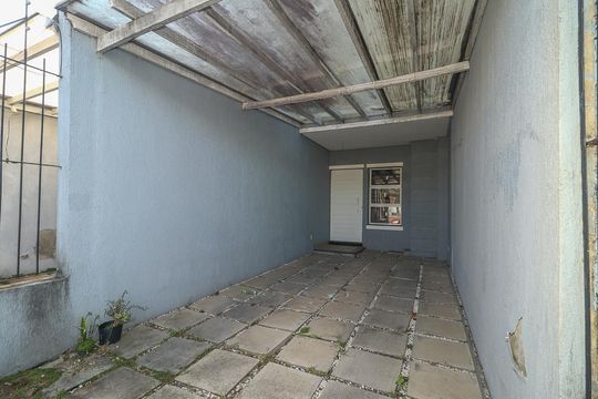 Garagem de casa à venda com 3 quartos, 140m² em Jardim Dona Leopoldina, Porto Alegre