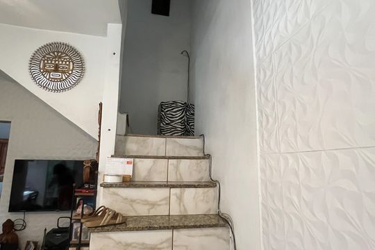 Escada de casa à venda com 3 quartos, 60m² em Olaria, Rio de Janeiro