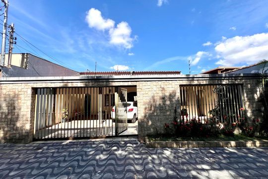 Casa à venda com 4 quartos, 194m² em Alípio de Melo, Belo Horizonte