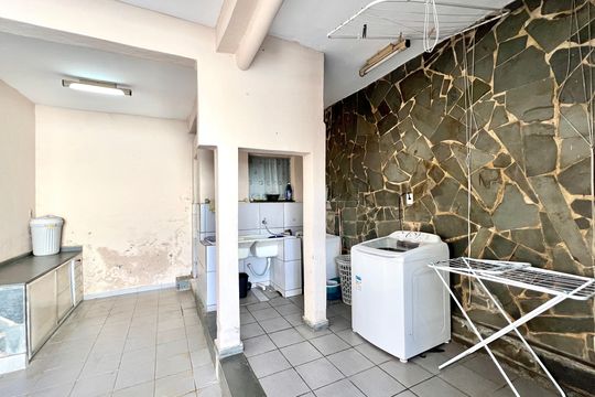 Área de Serviço de casa à venda com 4 quartos, 194m² em Alípio de Melo, Belo Horizonte