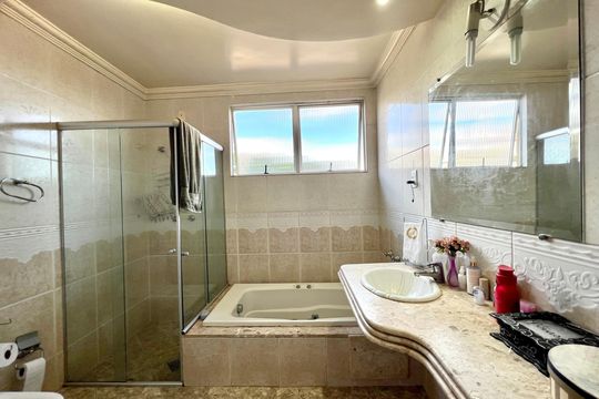 Banheiro da Suíte de casa à venda com 4 quartos, 194m² em Alípio de Melo, Belo Horizonte