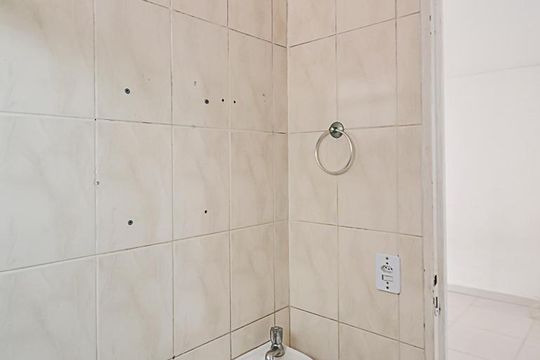 Banheiro de apartamento para alugar com 2 quartos, 47m² em Jd Iraja, São Bernardo do Campo