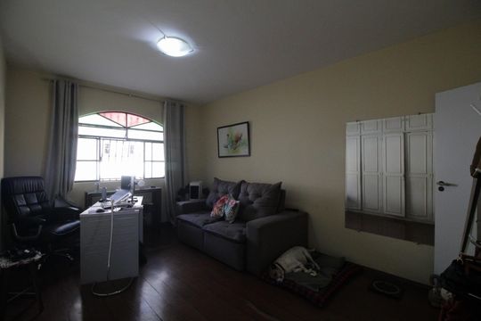 Sala de casa à venda com 4 quartos, 1400m² em Cinquentenario, Belo Horizonte