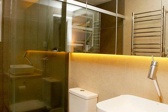 Banheiro de apartamento à venda com 2 quartos, 70m² em Menino Deus, Porto Alegre