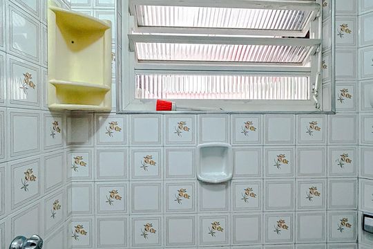 Banheiro de serviço de casa à venda com 4 quartos, 456m² em Vila Carrão, São Paulo
