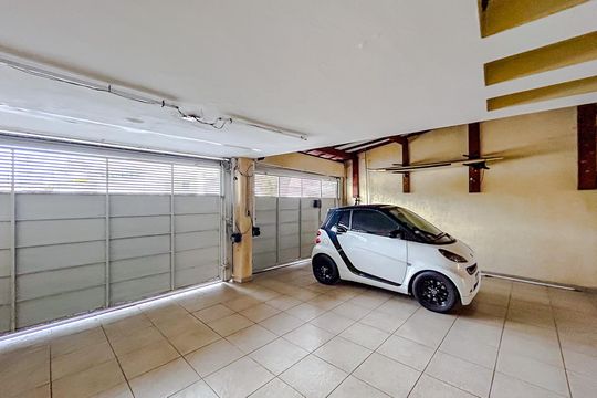 Garagem de casa à venda com 4 quartos, 456m² em Vila Carrão, São Paulo