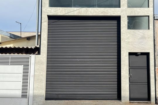 Fachada de kitnet/studio para alugar com 1 quarto, 48m² em Vila Doutor Eiras, São Paulo