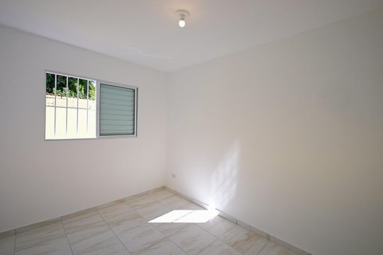 Quarto de casa para alugar com 1 quarto, 32m² em Vila Pirajussara, São Paulo