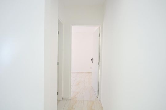 Corredor de casa para alugar com 1 quarto, 32m² em Vila Pirajussara, São Paulo