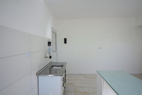 Cozinha de casa para alugar com 1 quarto, 32m² em Vila Pirajussara, São Paulo