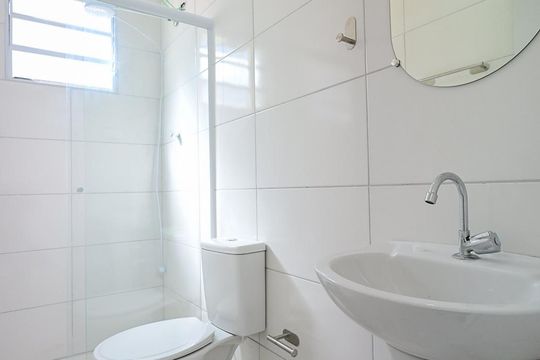 Banheiro de casa para alugar com 1 quarto, 32m² em Vila Pirajussara, São Paulo