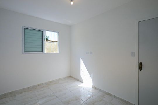 Quarto de casa para alugar com 1 quarto, 32m² em Vila Pirajussara, São Paulo