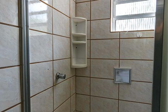 Banheiro de apartamento à venda com 2 quartos, 60m² em Tristeza, Porto Alegre