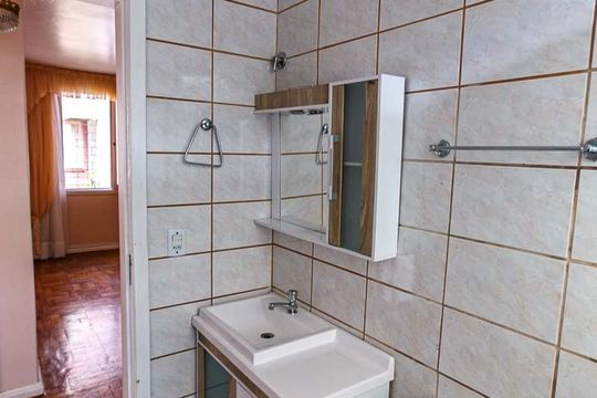 Banheiro de apartamento à venda com 2 quartos, 60m² em Tristeza, Porto Alegre