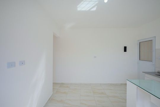 Sala de casa para alugar com 1 quarto, 31m² em Vila Pirajussara, São Paulo