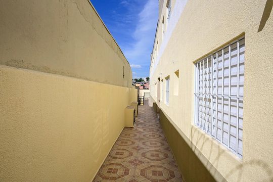Entrada de casa para alugar com 1 quarto, 32m² em Vila Pirajussara, São Paulo