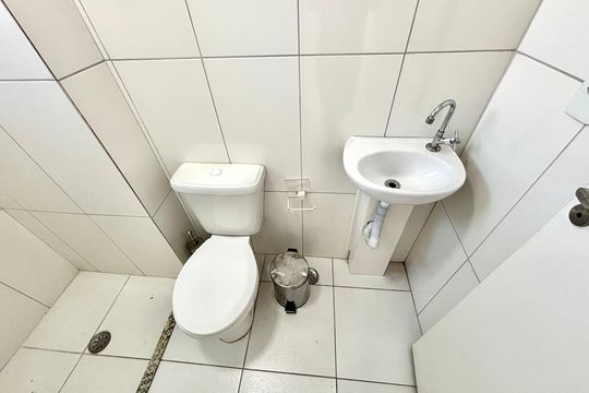 Banheiro  de apartamento à venda com 1 quarto, 31m² em Tremembé, São Paulo