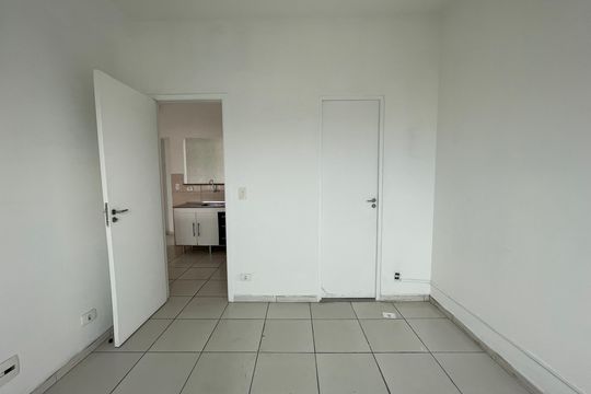 Quarto de kitnet/studio para alugar com 1 quarto, 40m² em Jardim Luísa, São Paulo