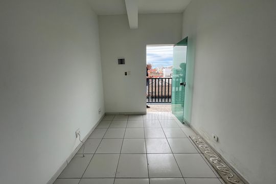 Sala de kitnet/studio para alugar com 1 quarto, 40m² em Jardim Luísa, São Paulo
