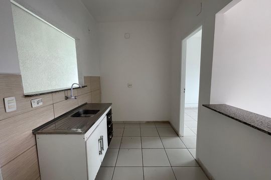 Cozinha de kitnet/studio para alugar com 1 quarto, 40m² em Jardim Luísa, São Paulo