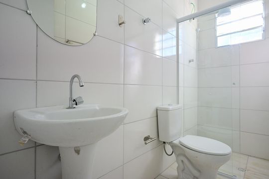 Banheiro de casa para alugar com 1 quarto, 31m² em Vila Pirajussara, São Paulo
