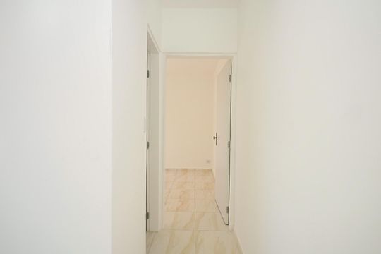 Corredor de casa para alugar com 1 quarto, 31m² em Vila Pirajussara, São Paulo