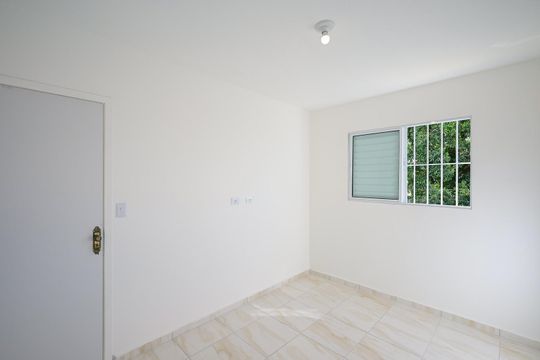 Quarto de casa para alugar com 1 quarto, 31m² em Vila Pirajussara, São Paulo