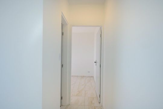 Corredor de casa para alugar com 1 quarto, 32m² em Vila Pirajussara, São Paulo