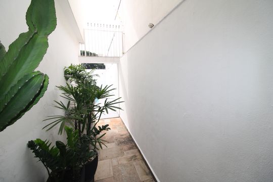 Corredor de casa à venda com 3 quartos, 210m² em Vila dos Andrades, São Paulo