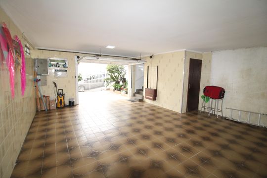 Garagem / Área de Serviço de casa à venda com 3 quartos, 210m² em Vila dos Andrades, São Paulo
