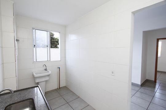 Cozinha de apartamento para alugar com 1 quarto, 70m² em Vila Oeste, Belo Horizonte