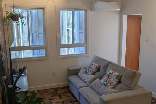Sala de apartamento para alugar com 2 quartos, 75m² em Santa Cecília, Porto Alegre