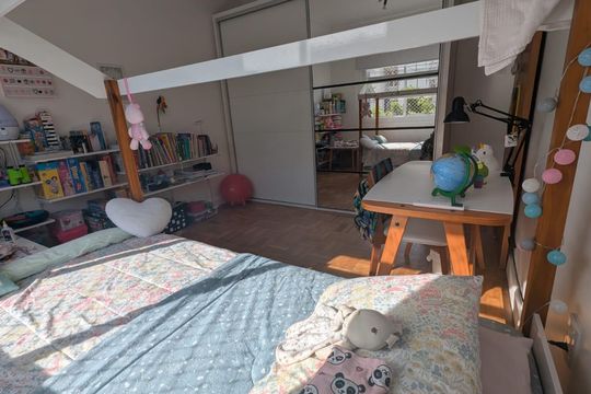 Quarto 1 de apartamento para alugar com 2 quartos, 75m² em Santa Cecília, Porto Alegre