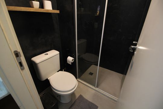 Banheiro de apartamento à venda com 2 quartos, 52m² em Recreio dos Bandeirantes, Rio de Janeiro
