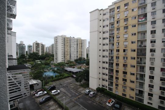 Sala - Vista de apartamento à venda com 2 quartos, 52m² em Recreio dos Bandeirantes, Rio de Janeiro