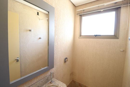 Lavabo de apartamento para alugar com 4 quartos, 72m² em Santa Maria, Uberlândia