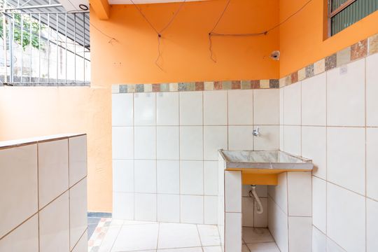 Área de Serviço  de casa à venda com 2 quartos, 55m² em Veloso, Osasco