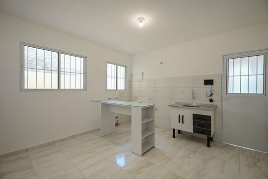 Casa para alugar com 1 quarto, 32m² em Vila Pirajussara, São Paulo