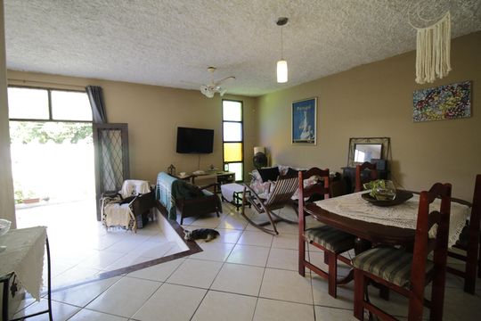 Sala de casa para alugar com 4 quartos, 125m² em Pechincha, Rio de Janeiro