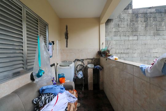 Área de Serviço de casa à venda com 2 quartos, 200m² em Pedreira, Diadema