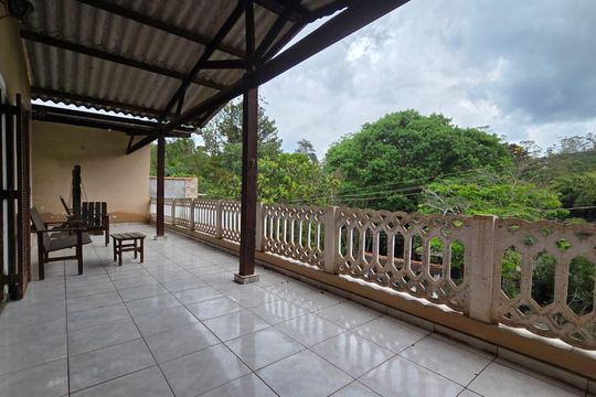Varanda de casa para alugar com 6 quartos, 391m² em Recreio Rio Bonito, Suzano