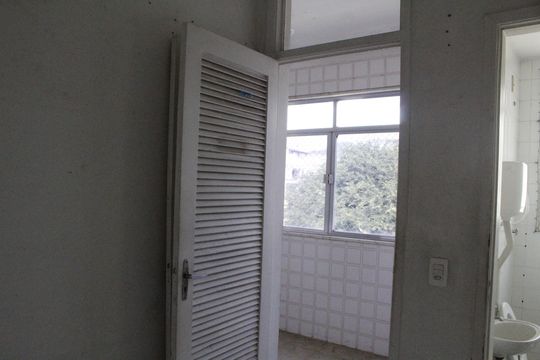 Quarto de Serviço de apartamento à venda com 3 quartos, 190m² em Taquara, Rio de Janeiro