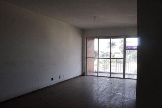 Sala de apartamento à venda com 3 quartos, 190m² em Taquara, Rio de Janeiro