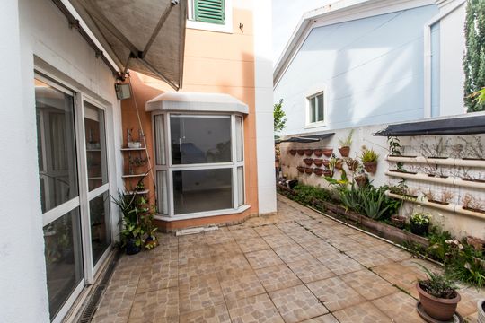 Quintal de casa de condomínio à venda com 3 quartos, 160m² em Residencial Dois (tambore), Santana de Parnaíba